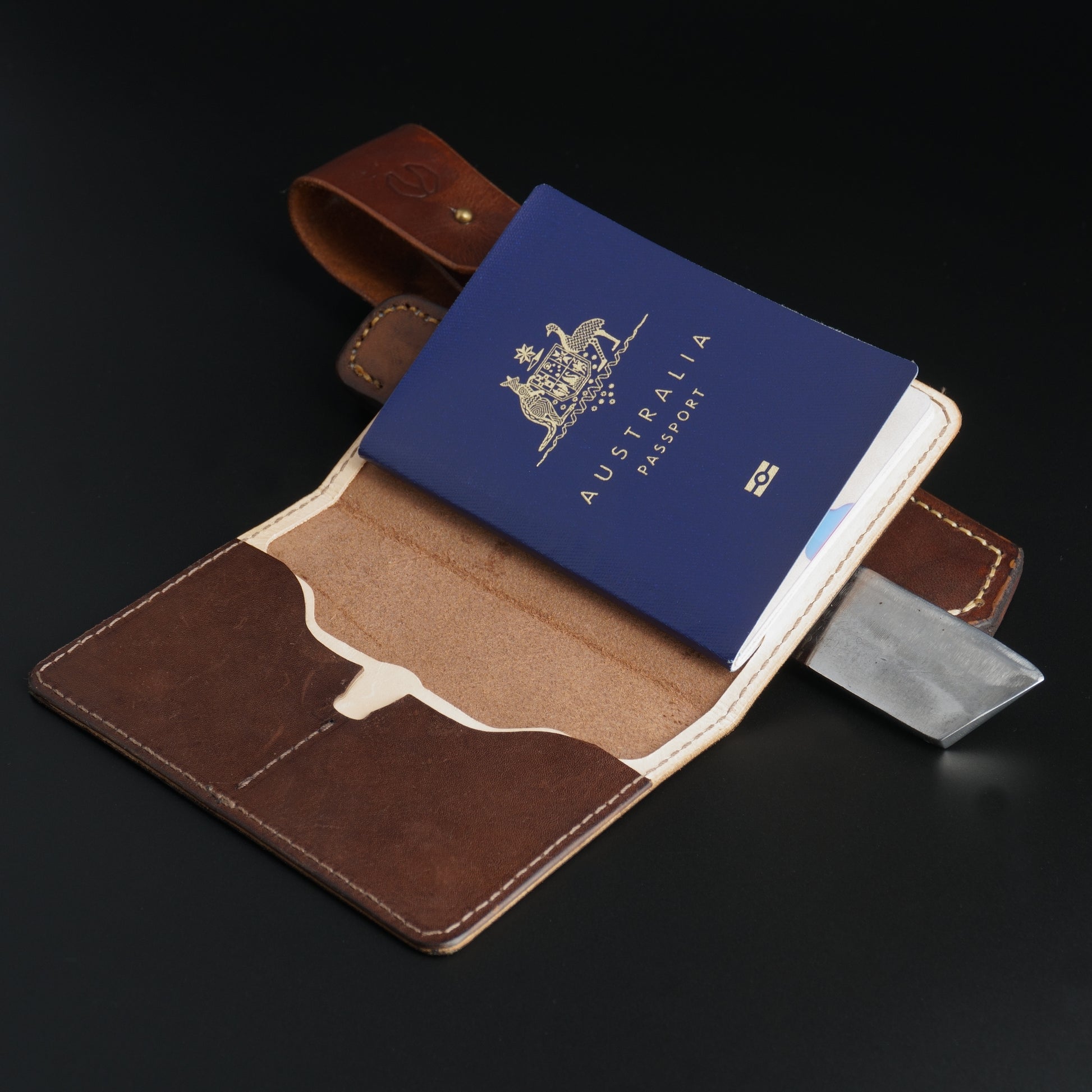 Longhorn passport wallet in bovine leather
