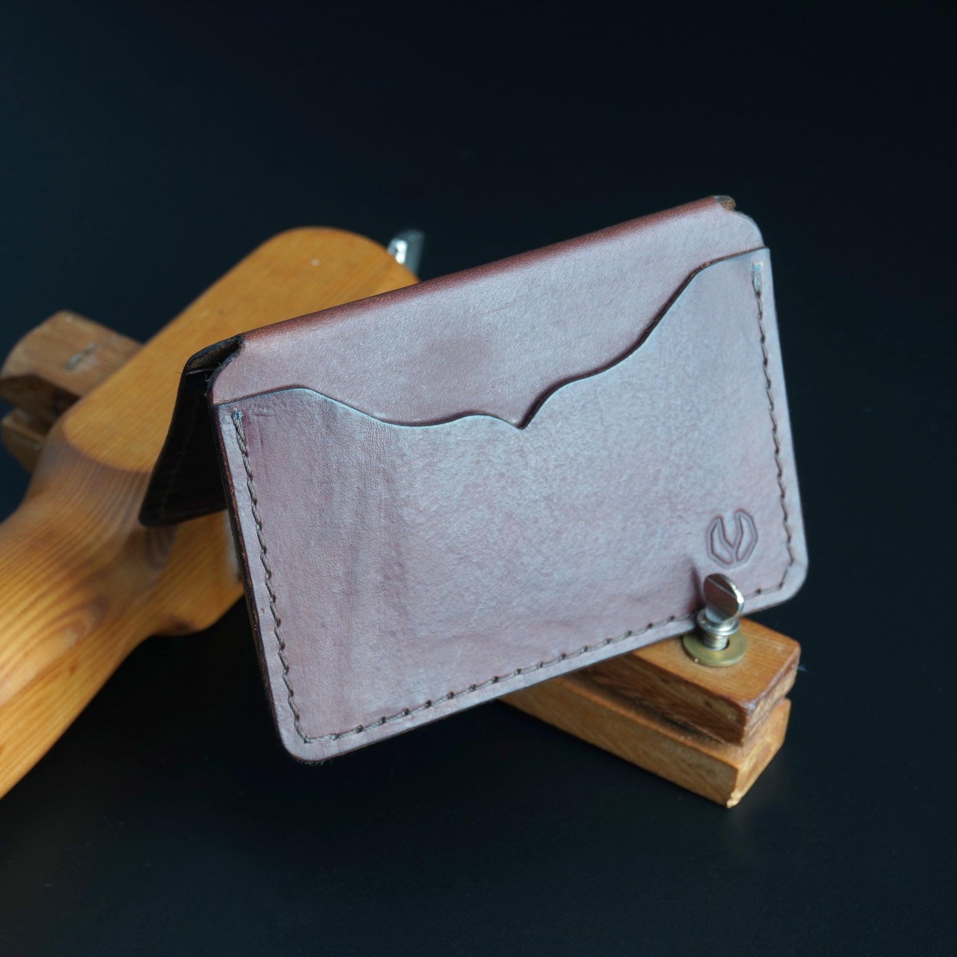 Minimalist 3-pocket wallet in bovine leather